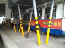 В Херсоне ремонтируют троллейбусные тяговые подстанции