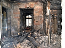 Пожар на Княжеской: коммунальщики все еще разбирают завалы, а погорельцы кочуют по гостиницам