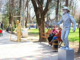 В Симферополе Детский парк удивит "живыми картинами", "танцующими" скульптурами и квестом от МЧС