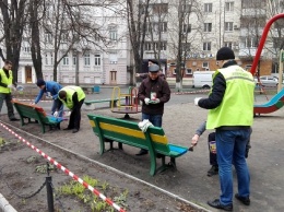 "Киевгорстрой" убрал территорию в Печерском районе столицы (фото)