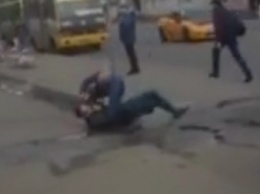 Видео жестокой массовой драки сняли на одесской Пересыпи (ВИДЕО)