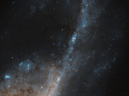 «Хаббл» сфотографировал «суицидальную» галактику