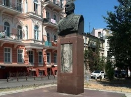 В Одессе восстановили памятник советскому маршалу-освободителю Одессы