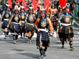 В японском городе Кофу прошел парад 1300 самураев