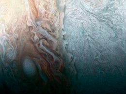 Появились фотографии разноцветного вихря на поверхности Юпитера, снятые зондом Juno