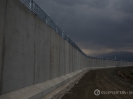 Учись, Сеня: Турция возвела 556 км трехметровой стены на границе с Сирией. Фотофакт