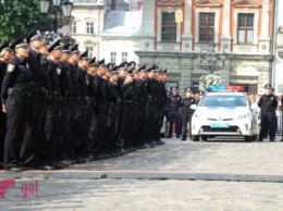 Во Львове 407 полицейских приняли присягу