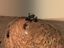 Curiosity прислал новые селфи с поверхности Марса