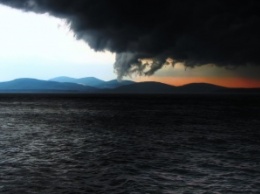 В Сочи и на побережье Черного моря объявлено штормовое предупреждение