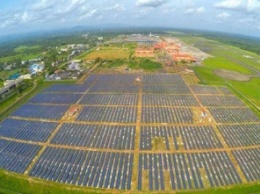 Представилен первый в мире работающий на солнечной энергии аэропорт
