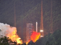 Китай запустил первый спутник для скоростного интернета