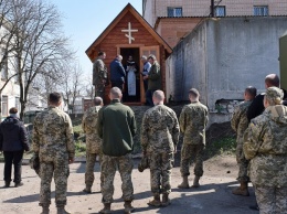 К Пасхе бойцам ОТГ "Луганск" построили новую часовню (Фото)