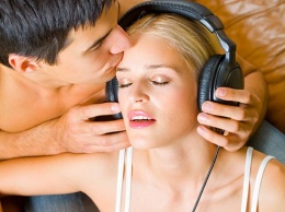 Ученые: Музыка вносит интерес в сексуальную жизнь