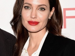 Анджелина Джоли намерена окольцевать миллиардера из Великобритании