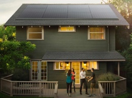 Солнечные панели Tesla для дома, с которыми не придется платить за свет