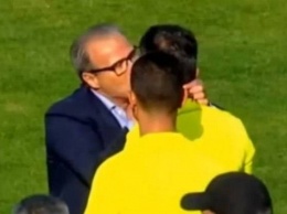 Президент футбольного клуба дисквалифицирован за поцелуй и щипание арбитра