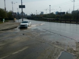 В Киеве затопило улицу Борщаговскую