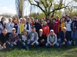 Сотрудники ДТЭК ШУ Павлоградское облагородили территорию парка на ул. Комарова