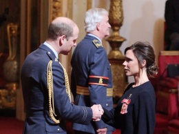 Виктория Бекхэм получила от принца Уильяма орден Британской империи