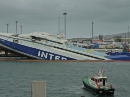 В Испании затонул скоростной мальтийский паром (фото)
