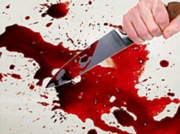 Запорожского селянина ударили ножом возле магазина