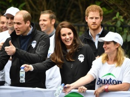 Кейт Миддлтон и принца Уильяма окатили водой на глазах у публики (ФОТО)