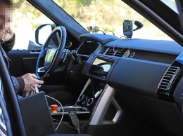 Фейслифтинг принесет Range Rover «сенсорный» салон, как у Velar
