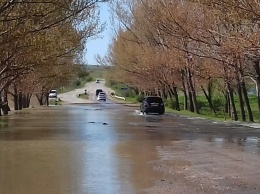 В Крыму река затопила поселок
