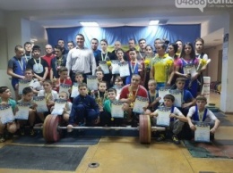 Спортсмены из Черноморска участвовали в Чемпионате Украины по тяжелой атлетике