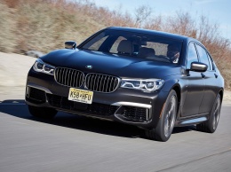 Флагманский BMW M760Li попал под отзыв из-за утечки масла