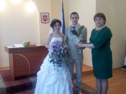 Крымчане отпраздновали «зеленые» свадьбы (ФОТО)