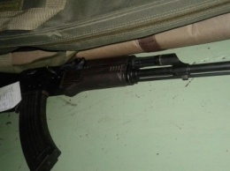 Харьковчане продолжают приносить в полицию нелегальное оружие и боеприпасы (ФОТО)