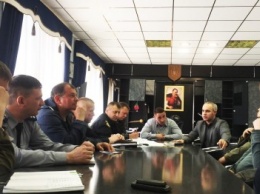 В Кривом Роге полиция, СБУ и активисты будут сотрудничать, чтобы не допустить провокаций 8 и 9 мая (ФОТО)