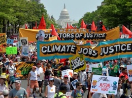 В США прошли акции протеста против климатической политики Трампа