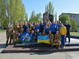 Такие гости - редкость: Николаевскую отдельную десантно-штурмовую бригаду посетили ветераны футбола