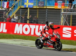WSBK: Ducati принесла извинения Чазу Девису за поломку мотоцикла в Ассене