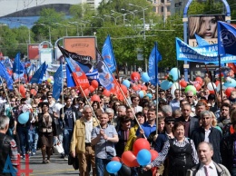 Бюджетники в оккупированном "Донецке" добровольно-принудительно вышли на первомайское шествие