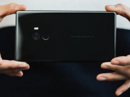 Meizu откладывает релиз безрамочного смартфона на следующий год
