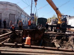 Во время отключения воды в Бердянске водоканал менял сети и чинил оборудование (фото)