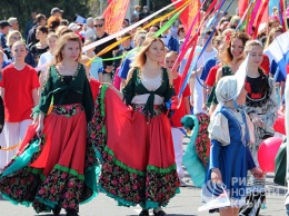 Тысячи севастопольцев вышли на демонстрацию, посвященную Празднику весны и труда