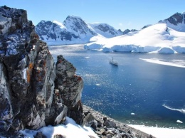 Ученые: На Антарктическом полуострове вырос поток ледников