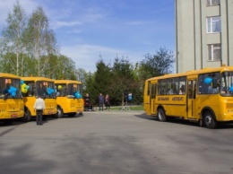 На Сумщине опорные учиреждения получили шесть новых автобусов (+фото)