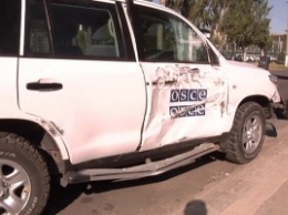 В Луганске автомобиль ОБСЕ врезался в троллейбус
