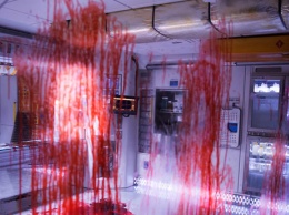 На съемочную площадку фильма «Чужой: Завет» кровь завозили бочками