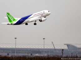 Китай испытал новый пассажирский авиалайнер