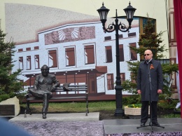 В Тюмени прошла церемония открытия памятника Дьяконову-Дьяченкову