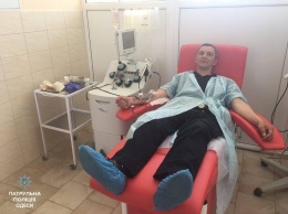 Одесский патрульный не задумываясь сдал кровь для онкобольного