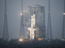 Ракета-носитель "Чанчжэн-5" доставлена на космодром Вэньчан