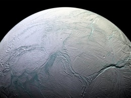 Ученые обнаружили признаки жизни на спутнике Сатурна