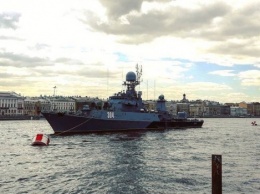 Эсминец США сорвал военно-морской парад в Петербурге